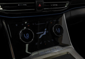 Подержанный автомобиль Exeed VX 2023 года (13 фото)