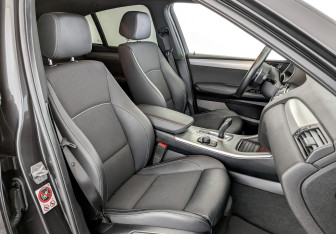 Подержанный автомобиль BMW X4 2017 года (24 фото)