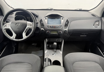 Подержанный автомобиль Hyundai ix35 2014 года (12 фото)