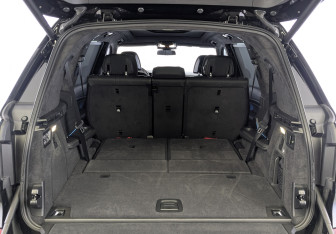 Подержанный автомобиль BMW X7 2024 года (10 фото)
