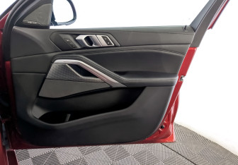 Подержанный автомобиль BMW X6 2020 года (26 фото)