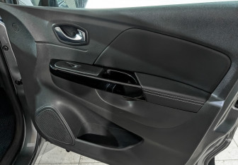 Подержанный автомобиль Renault Kaptur 2021 года (23 фото)