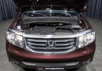 Подержанный автомобиль Honda Pilot 2013 года (9 фото)