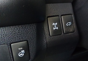 Подержанный автомобиль Toyota RAV4 2015 года (17 фото)