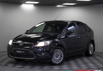 Подержанный автомобиль Ford Focus Hatchback 2011 года (10 фото)