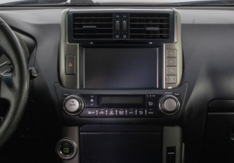 Подержанный автомобиль Toyota Land Cruiser Prado 2013 года (14 фото)