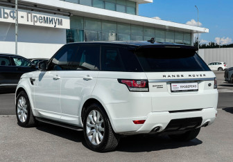 Подержанный автомобиль Land Rover Range Rover Sport 2016 года (7 фото)