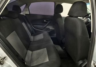 Подержанный автомобиль Volkswagen Polo Sedan 2011 года (12 фото)