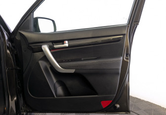 Подержанный автомобиль Kia Sorento 2011 года (25 фото)