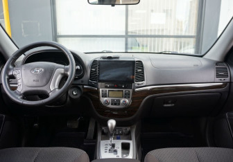 Подержанный автомобиль Hyundai Santa Fe 2012 года (12 фото)