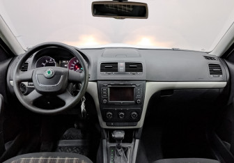 Подержанный автомобиль Skoda Yeti 2012 года (14 фото)
