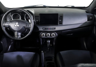 Подержанный автомобиль Mitsubishi Lancer Sedan 2008 года (12 фото)