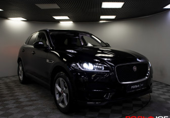 Подержанный автомобиль Jaguar F-Pace 2017 года (23 фото)