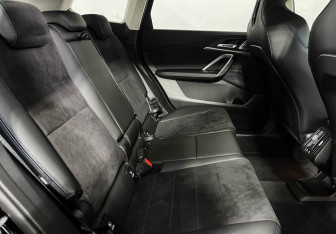 Подержанный автомобиль BMW X1 2025 года (13 фото)