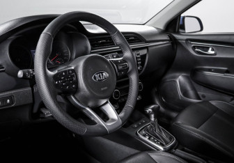 Подержанный автомобиль Kia Rio Sedan 2018 года (14 фото)