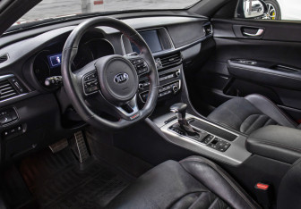 Подержанный автомобиль Kia Optima Sedan 2017 года (16 фото)