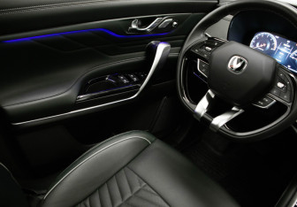 Подержанный автомобиль Changan CS95 2023 года (16 фото)