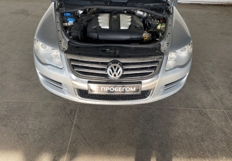 Подержанный автомобиль Volkswagen Touareg 2010 года (17 фото)