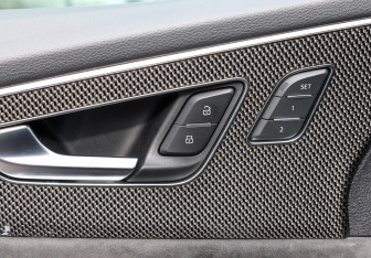 Подержанный автомобиль Audi SQ8 2022 года (20 фото)