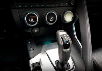 Подержанный автомобиль Jaguar E-Pace 2018 года (28 фото)