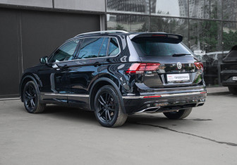 Подержанный автомобиль Volkswagen Tiguan 2019 года (6 фото)