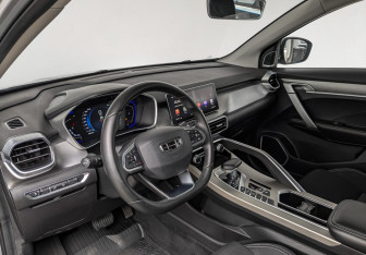 Подержанный автомобиль Geely Coolray 2023 года (15 фото)