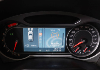 Подержанный автомобиль Ford Mondeo Sedan 2008 года (11 фото)