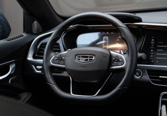 Подержанный автомобиль Geely Tugella 2022 года (14 фото)