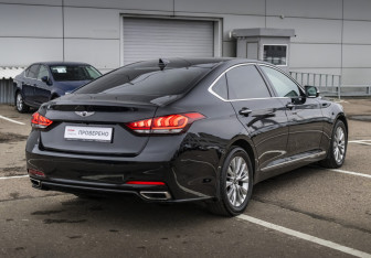 Подержанный автомобиль Hyundai Genesis 2016 года (6 фото)