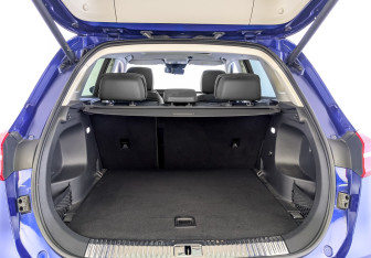 Подержанный автомобиль Hongqi HS5 2023 года (10 фото)