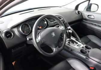 Подержанный автомобиль Peugeot 3008 2013 года (9 фото)