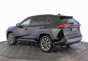 Подержанный автомобиль Toyota RAV4 2022 года (7 фото)