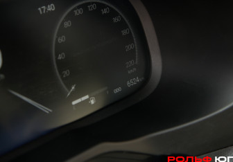 Подержанный автомобиль Toyota RAV4 2025 года (9 фото)