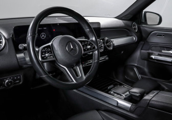 Подержанный автомобиль Mercedes-Benz GLB 2020 года (14 фото)