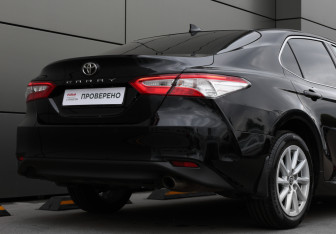 Подержанный автомобиль Toyota Camry Sedan 2021 года (7 фото)