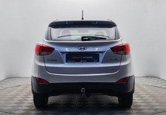 Подержанный автомобиль Hyundai ix35 2010 года (4 фото)