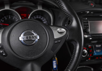 Подержанный автомобиль Nissan Juke 2012 года (15 фото)