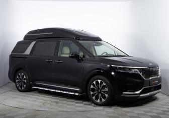 Подержанный автомобиль Kia Carnival 2021 года (3 фото)