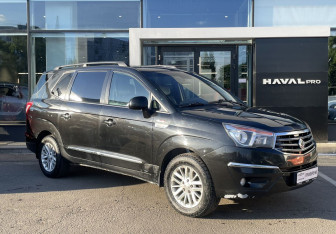 Подержанный автомобиль SsangYong Stavic 2013 года (3 фото)