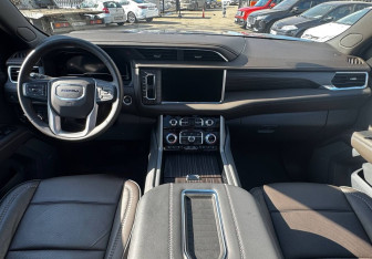 Подержанный автомобиль GMC Yukon 2023 года (9 фото)