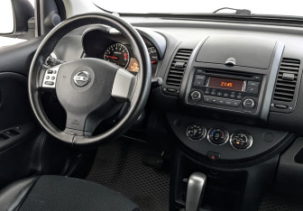 Подержанный автомобиль Nissan Note 2013 года (27 фото)