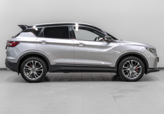 Подержанный автомобиль Geely Coolray 2022 года (4 фото)
