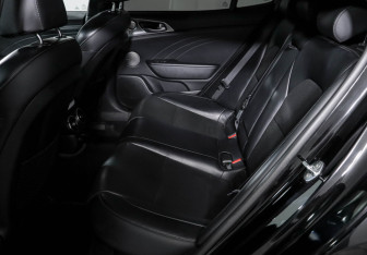 Подержанный автомобиль Kia Stinger 2021 года (10 фото)