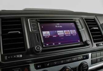 Подержанный автомобиль Volkswagen Multivan 2018 года (15 фото)