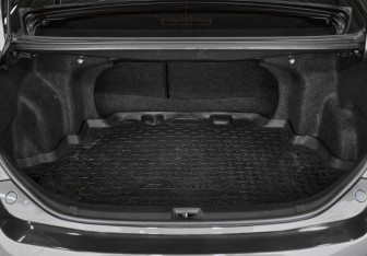 Подержанный автомобиль Toyota Camry Sedan 2011 года (6 фото)