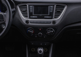 Подержанный автомобиль Hyundai Solaris Sedan 2021 года (14 фото)