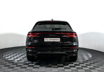 Подержанный автомобиль Audi Q8 2020 года (6 фото)