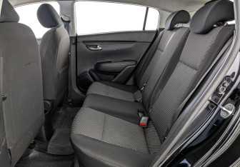 Подержанный автомобиль Kia Rio Hatchback 2020 года (18 фото)