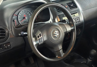 Подержанный автомобиль Suzuki SX4 Sedan 2008 года (12 фото)