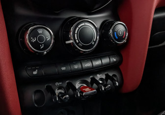 Подержанный автомобиль MINI Hatch 2020 года (21 фото)